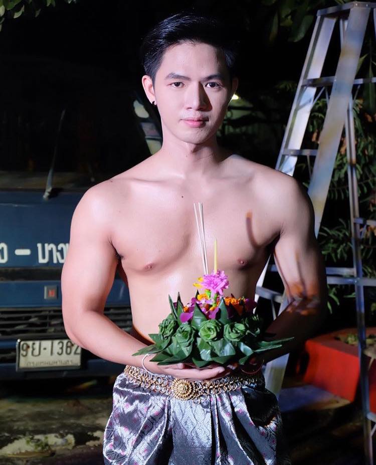 หนุ่มหล่อ ลอยกระทง2019