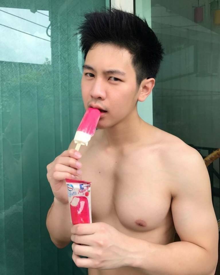 หล่อออร่า  ทัศนาโดยสตรี  3,869