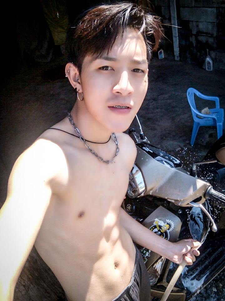 ดีต่อใจ#515หนุ่มหล่อ..ล้างรถ