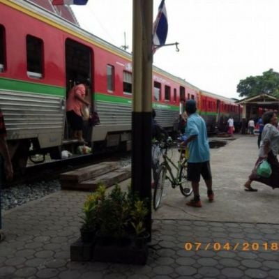 สถานีรถไฟบ้านแหลม