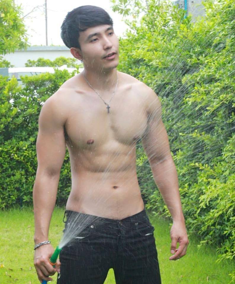 หล่อผุดผาด  นะไอ่ต้าว  4,063