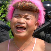 ไม่หล่อแต่เร้าใจครับ อิอิอิ