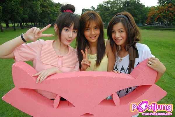 แนน คนซ้ายมือนะค่ะ