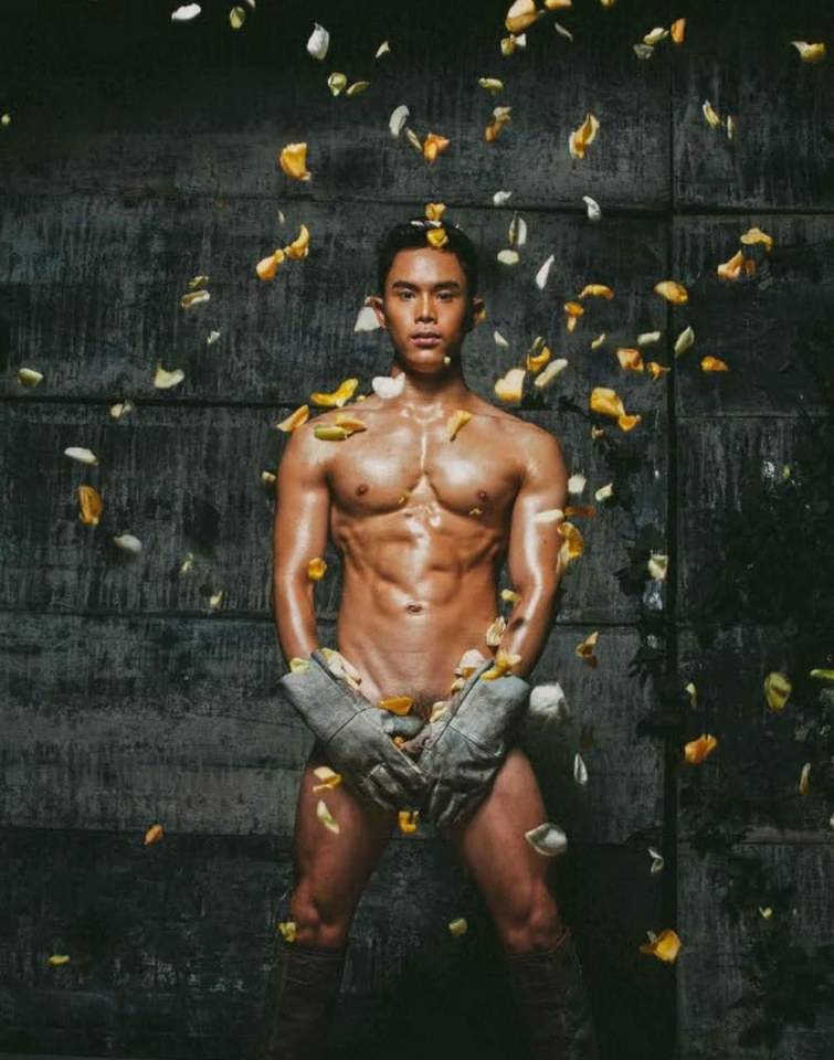 หนุ่มหล่อขึ้นปก 212