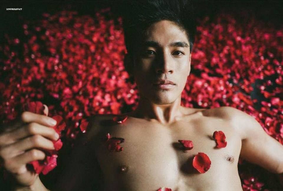 หนุ่มหล่อขึ้นปก 212