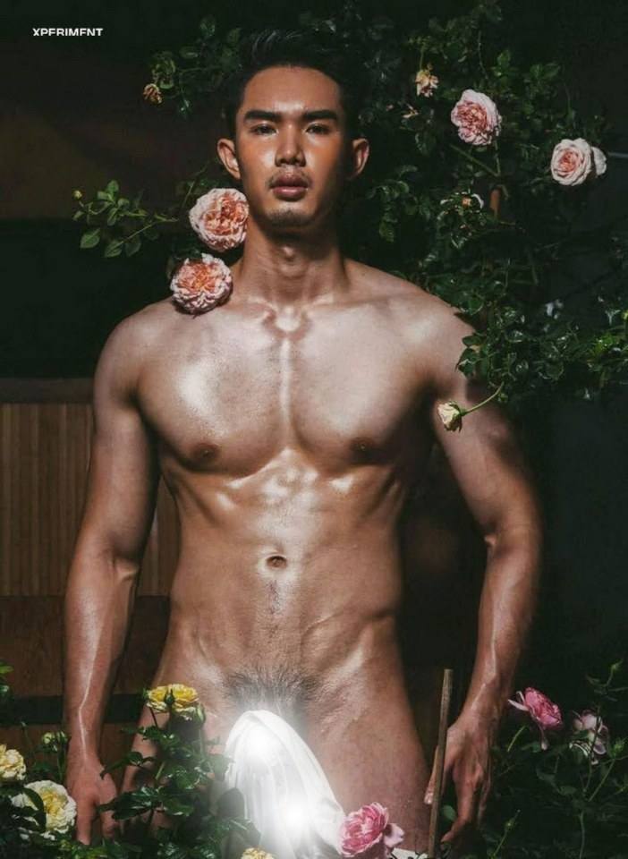 หนุ่มหล่อขึ้นปก 212