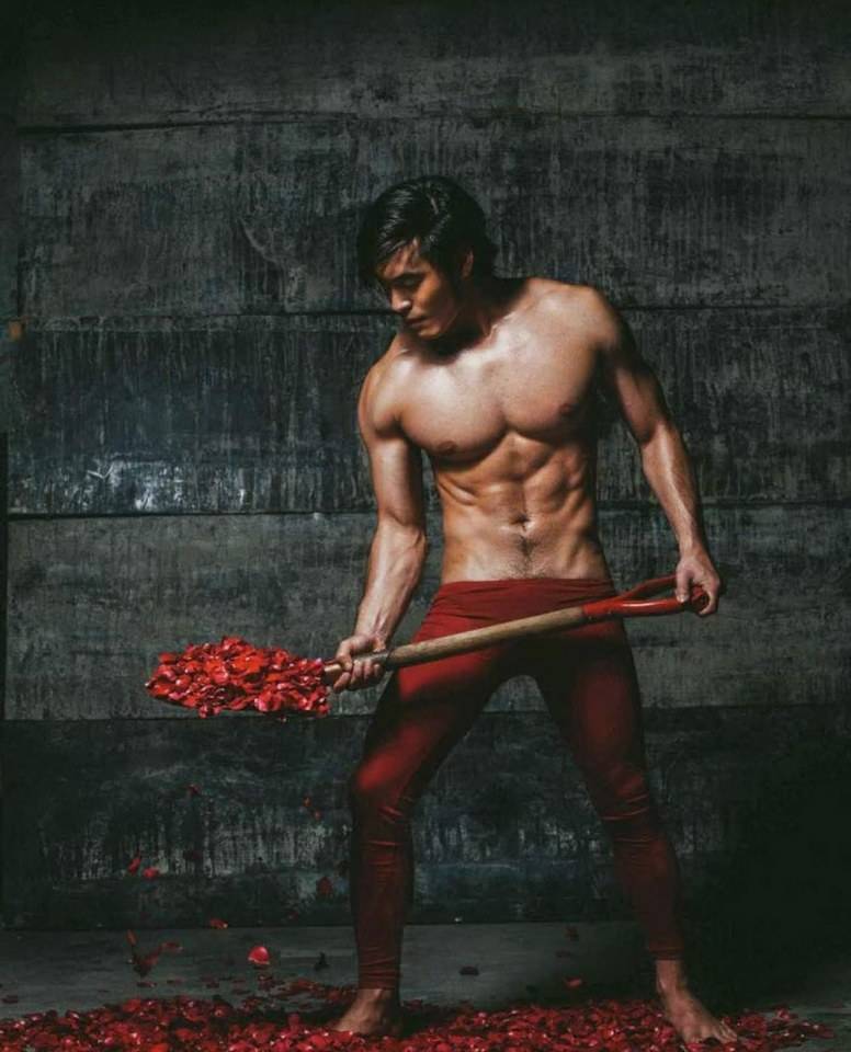 หนุ่มหล่อขึ้นปก 212