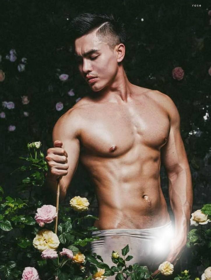 หนุ่มหล่อขึ้นปก 212