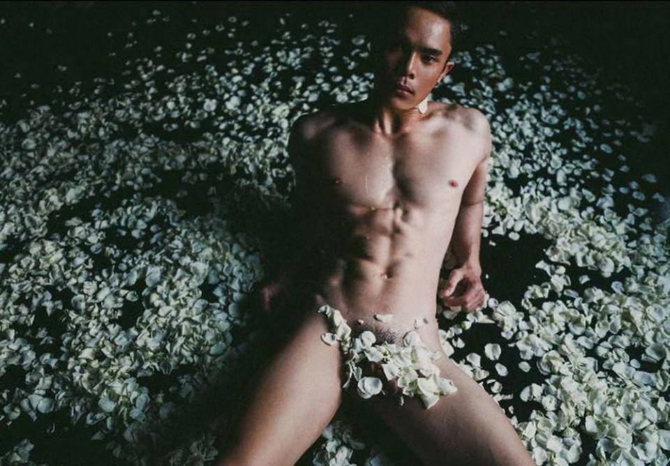 หนุ่มหล่อขึ้นปก 212