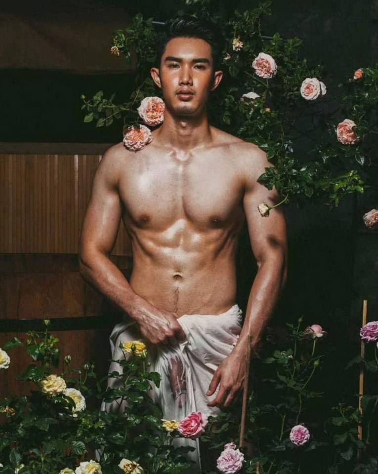 หนุ่มหล่อขึ้นปก 212