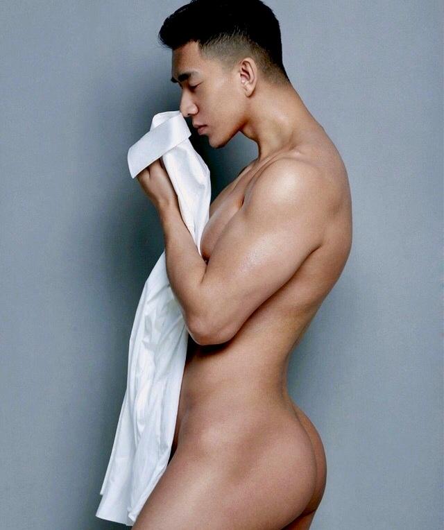Sexy nudity gay guys 58
