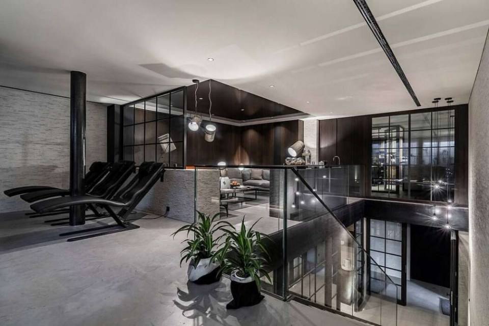 Apartment 7 by Stephan Marx and Nadine Bauer
