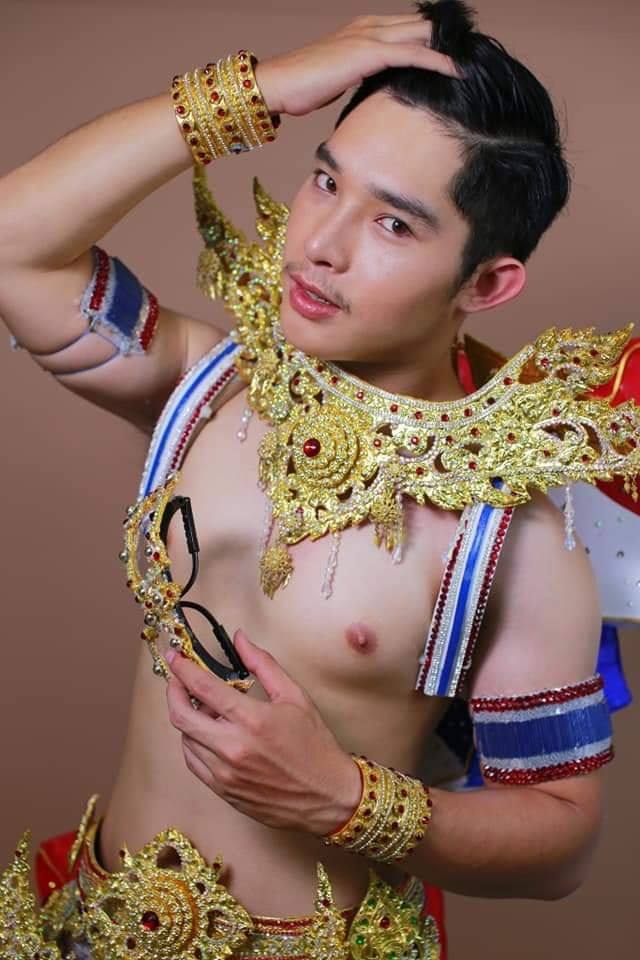 ชุดประจำชาติ Man of the year 2019