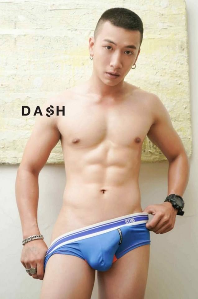 หนุ่มหล่อขึ้นปก 426