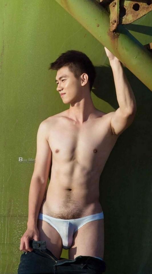 หนุ่มหล่อขึ้นปก 431