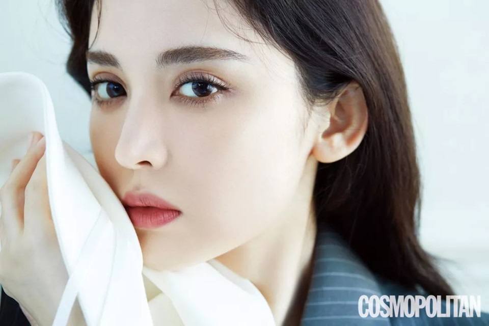Guli Nazha @ Cosmopolitan Korea November 2019