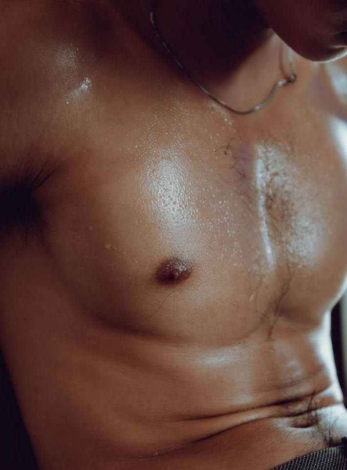 หนุ่มหล่อขึ้นปก 480