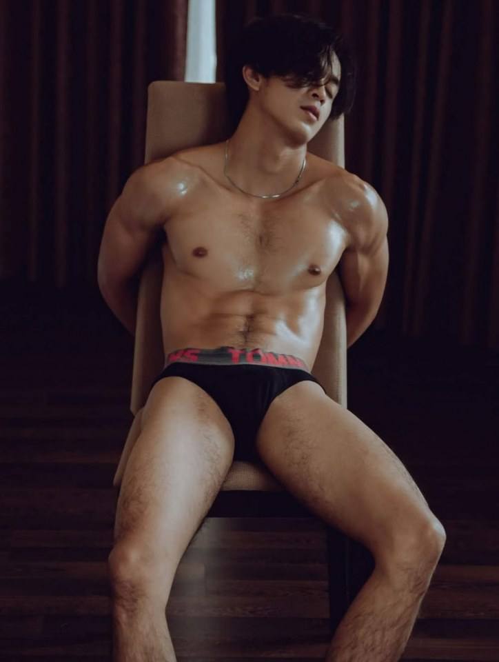 หนุ่มหล่อขึ้นปก 480