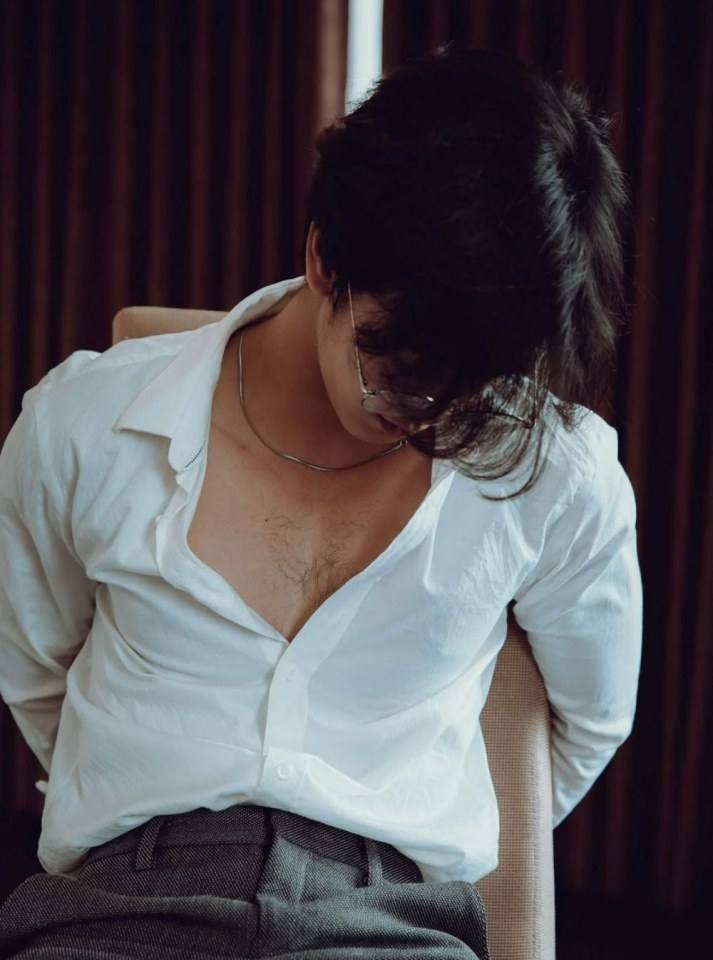 หนุ่มหล่อขึ้นปก 480