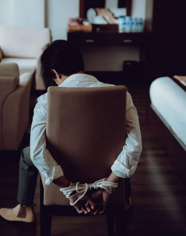 หนุ่มหล่อขึ้นปก 480