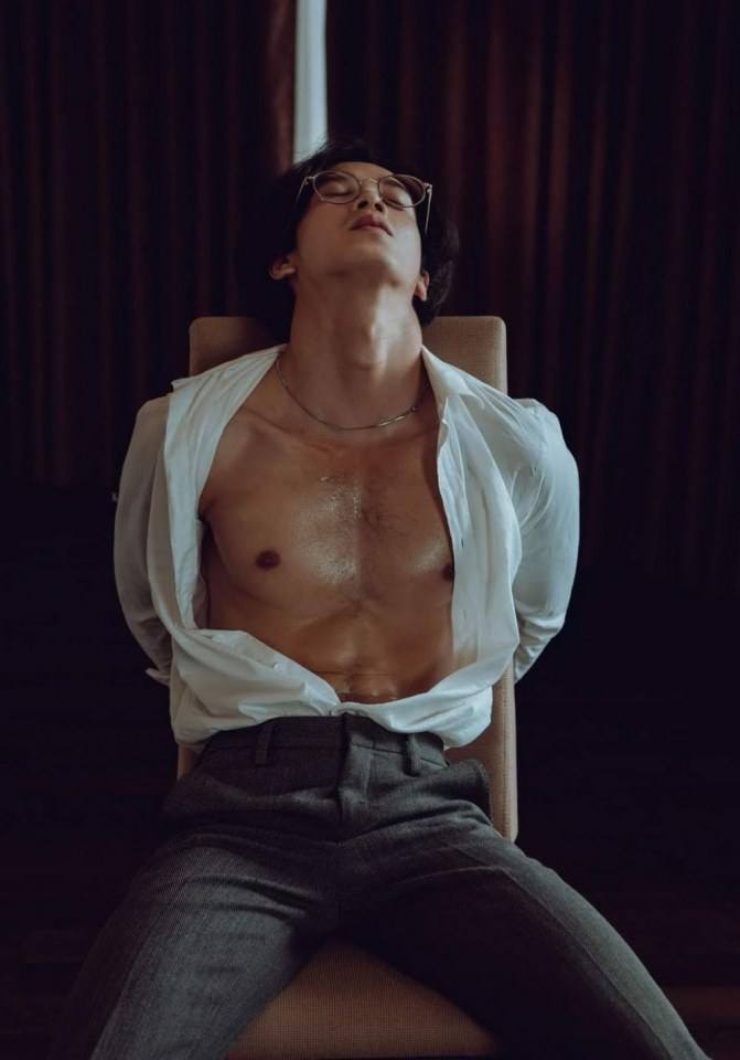 หนุ่มหล่อขึ้นปก 480