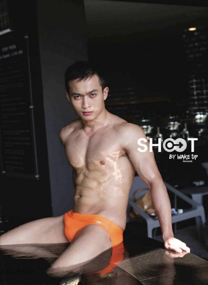 หนุ่มหล่อขึ้นปก 495