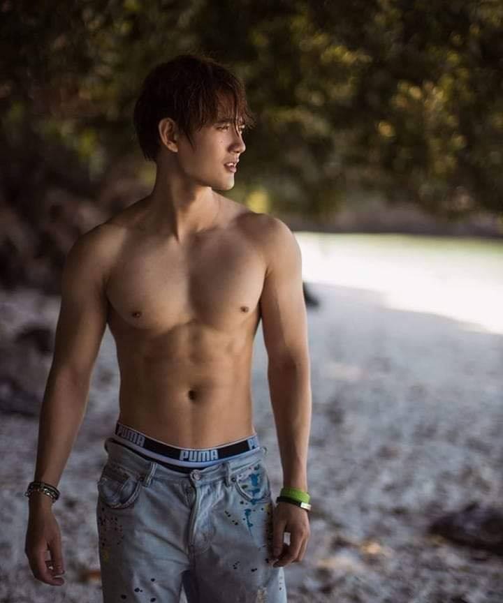 &ldquo;เท้า&rdquo; ไม่ใช่ของต่ำหากมันจะทำให้เราเดินไปยังจุด &ldquo;สูง&rdquo;สุดของชีวิต ...เช่นกัน... &ldquo;หัว&rdquo; ก็ไม่ใช่ของสูง หากเรายังคงคิด &rdquo;ต่ำๆ&rdquo; (โอม มณี ปัทเม หุม) 18