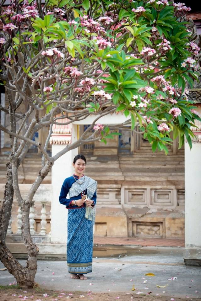 ชุดอีสาน Isan traditional costume.