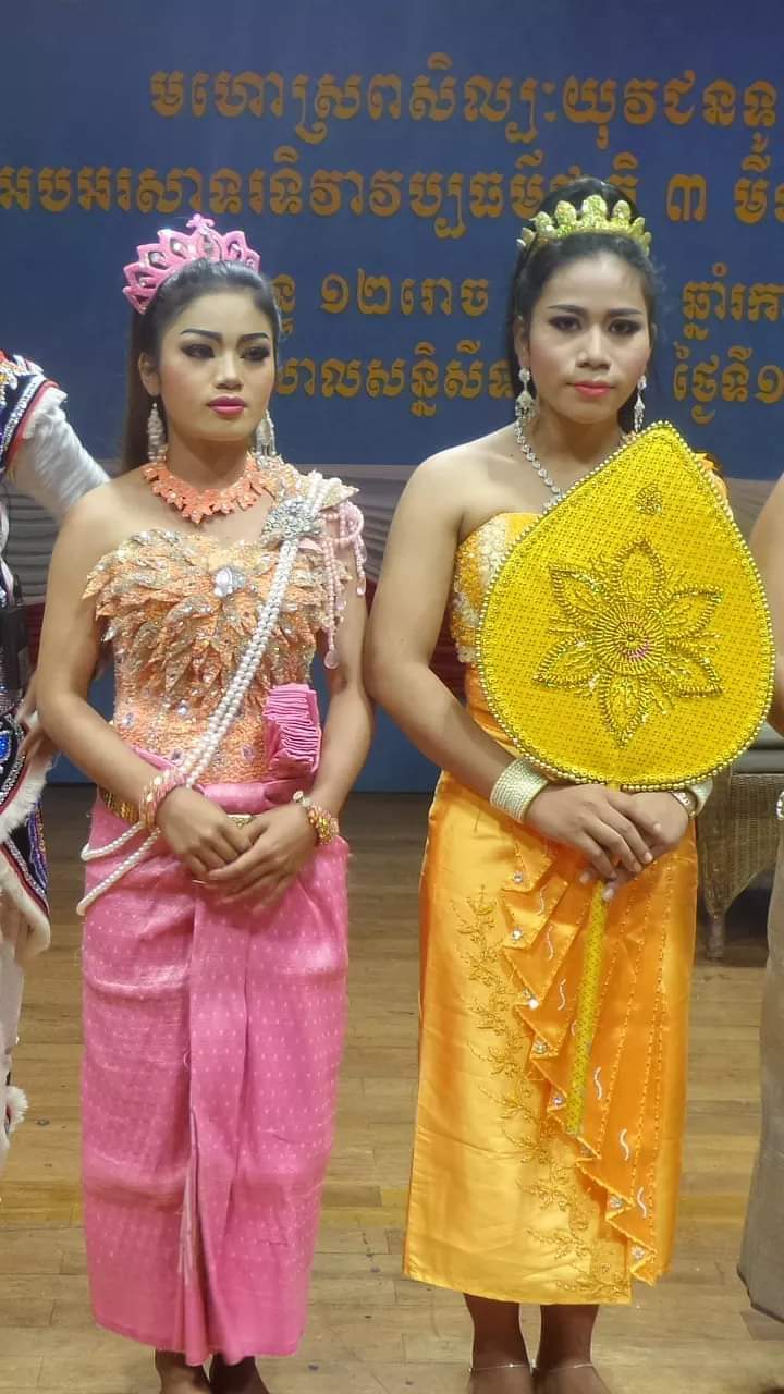 Cambodia national costume (សំពត់) 🇰🇭