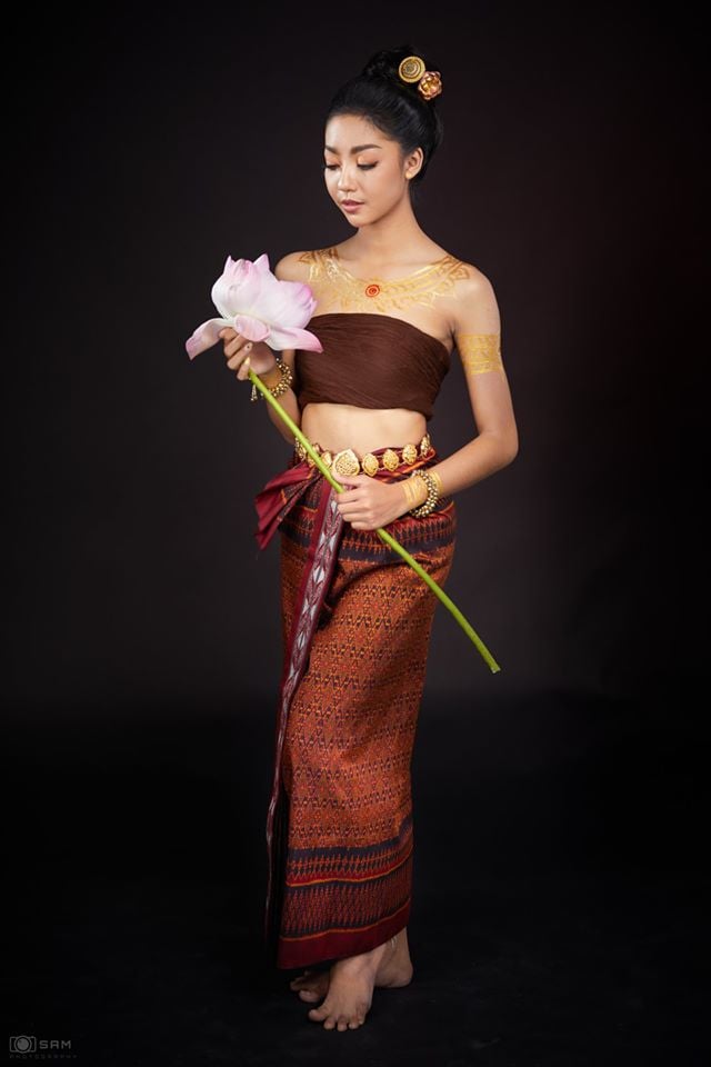 Thai traditional dress, ชุดพื้นเมืองอีสาน