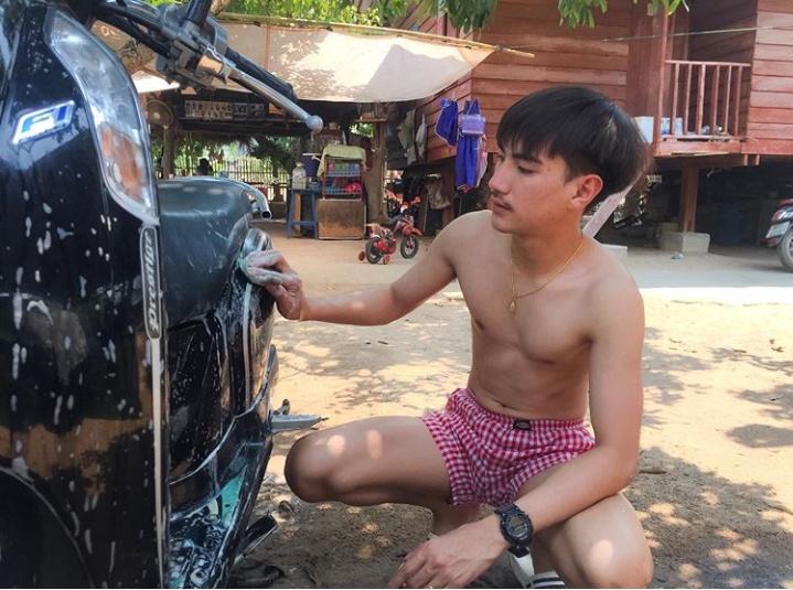 ดีต่อใจ#1162ผู้ชายล้างรถ