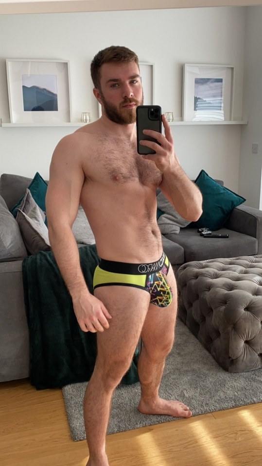 Hot guy in underwear 433