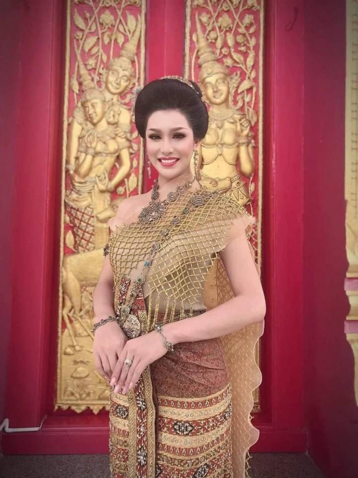 ชุดไทยจักรพรรดิ-Thai Chakraphat