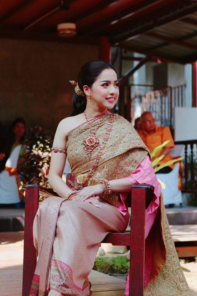 Thai wedding dress | Thailand “ชุดไทยจันทร์โสมา”