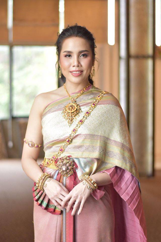 Thai wedding dress | Thailand “ชุดไทยจันทร์โสมา”