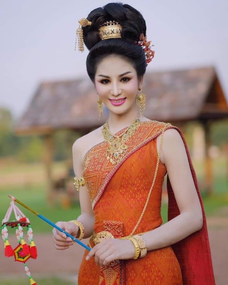 THAI DRESS | ชุดไทยจักรี, Thailand.