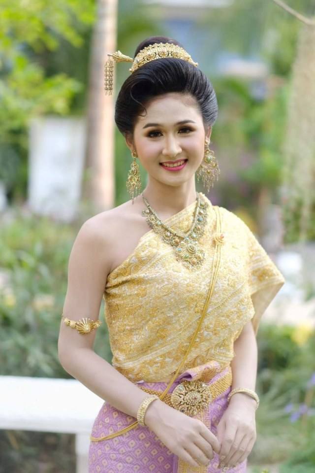 THAI DRESS | ชุดไทยจักรี, Thailand.