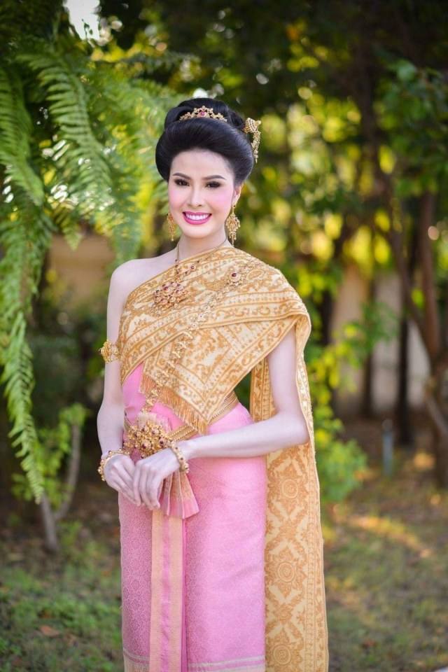 THAI DRESS | ชุดไทยจักรี, Thailand.