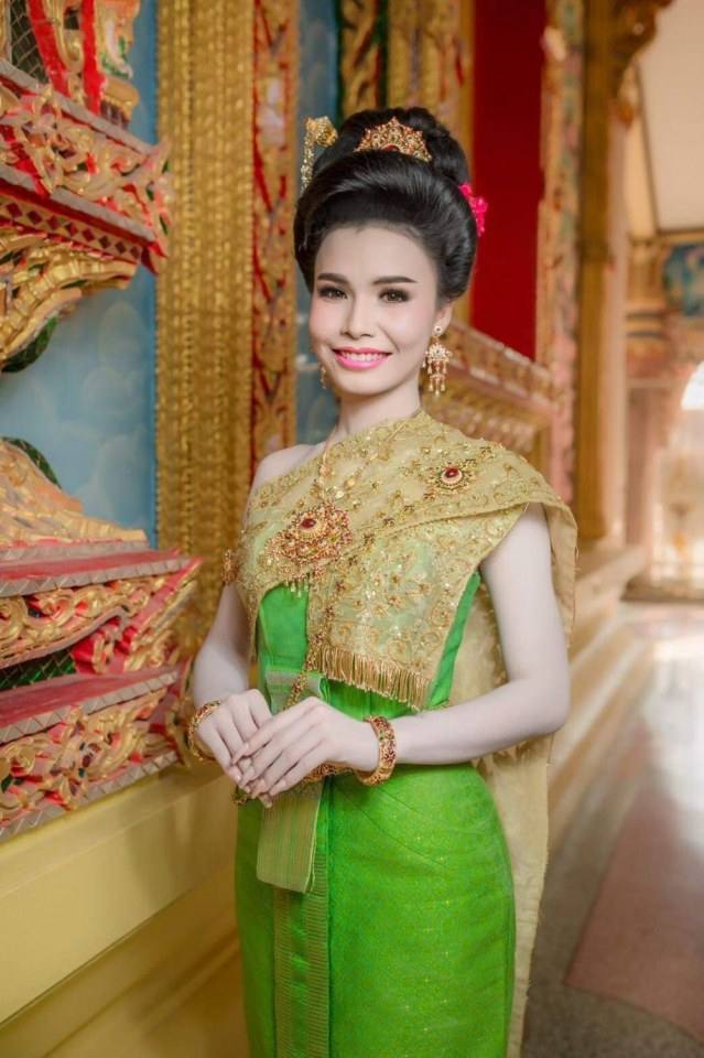 THAI DRESS | ชุดไทยจักรี, Thailand.