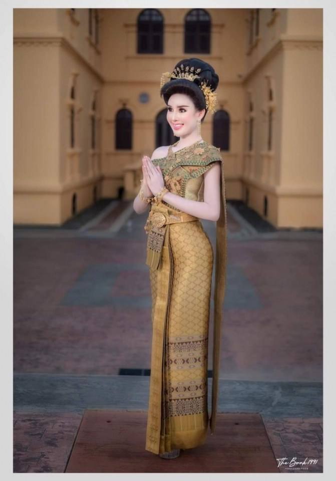 THAI DRESS | ชุดไทยจักรี, Thailand.