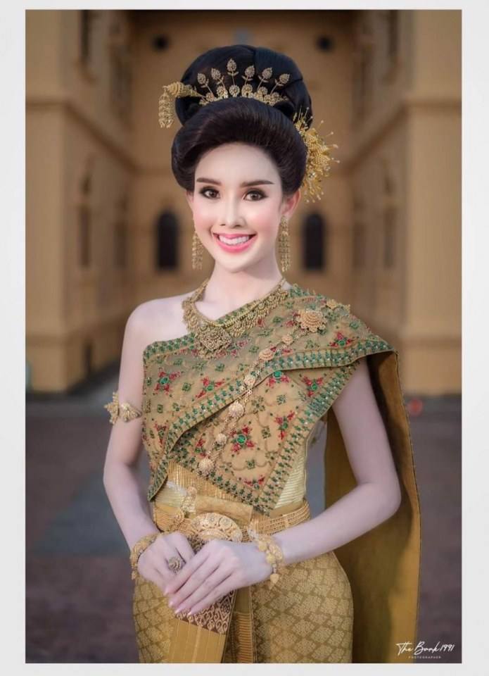 THAI DRESS | ชุดไทยจักรี, Thailand.