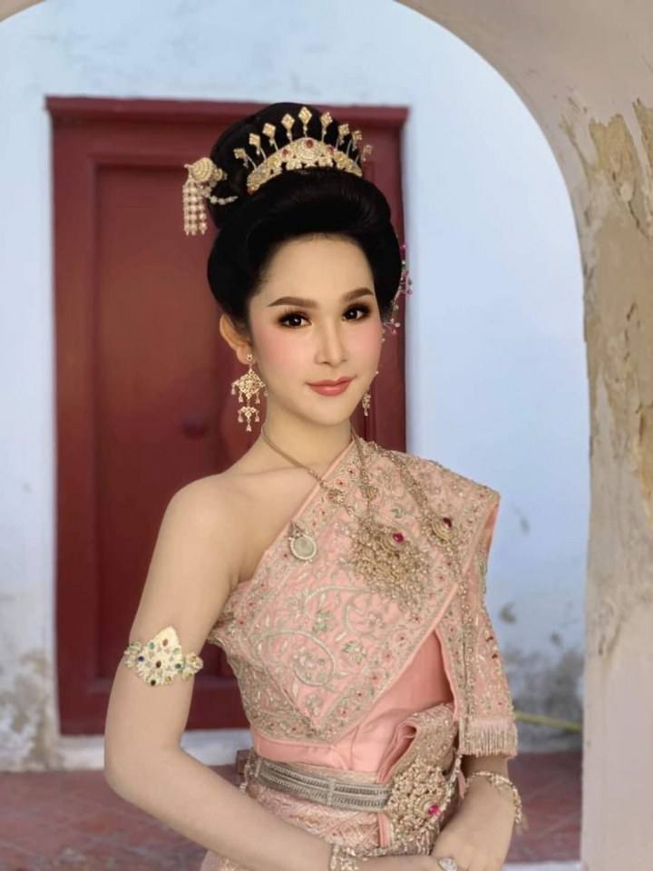 THAI DRESS | ชุดไทยจักรี, Thailand.