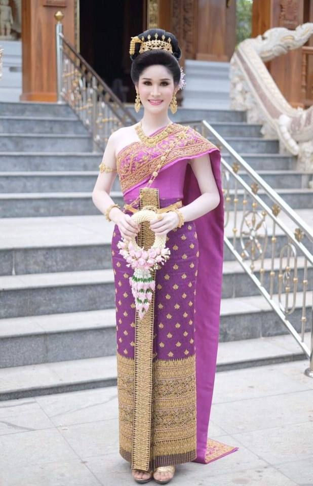 THAI DRESS | ชุดไทยจักรี, Thailand.