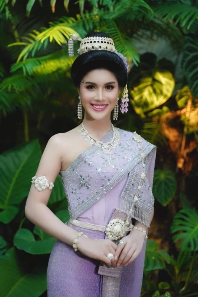 THAI DRESS | ชุดไทยจักรี, Thailand.