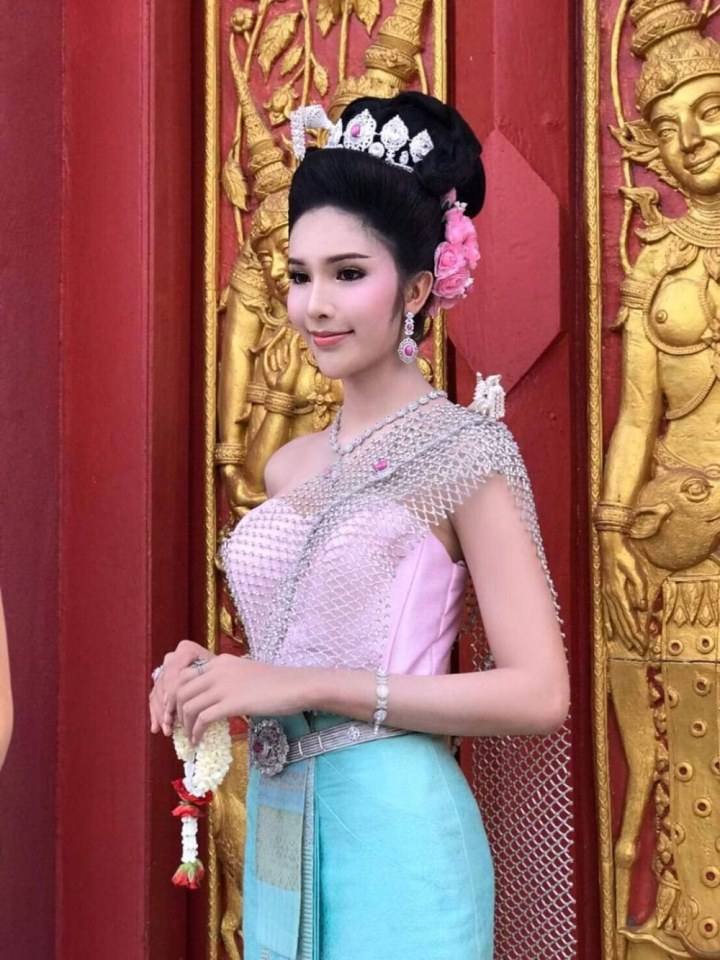 THAI DRESS | ชุดไทยจักรี, Thailand.