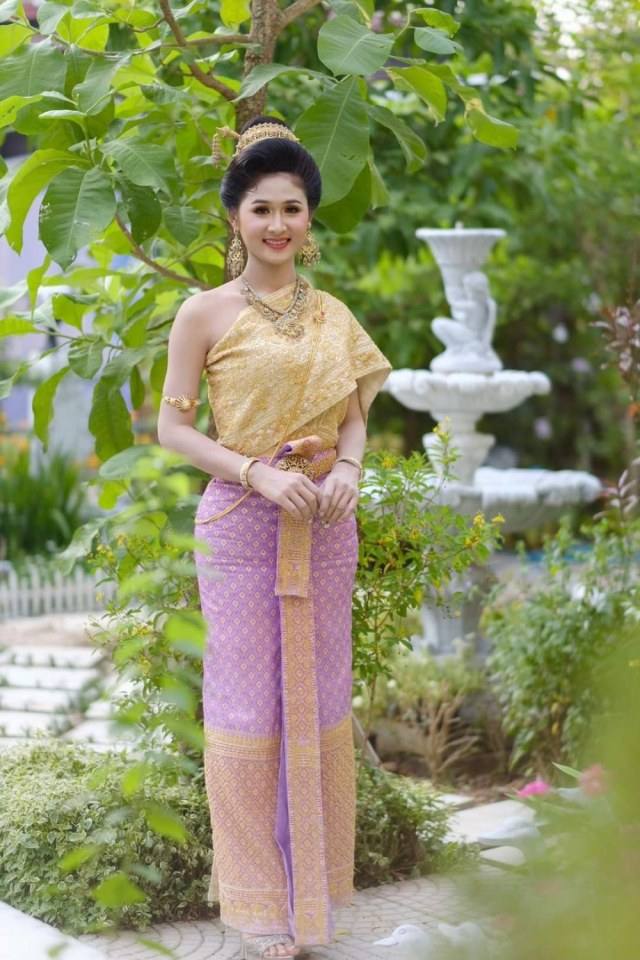 THAI DRESS | ชุดไทยจักรี, Thailand.