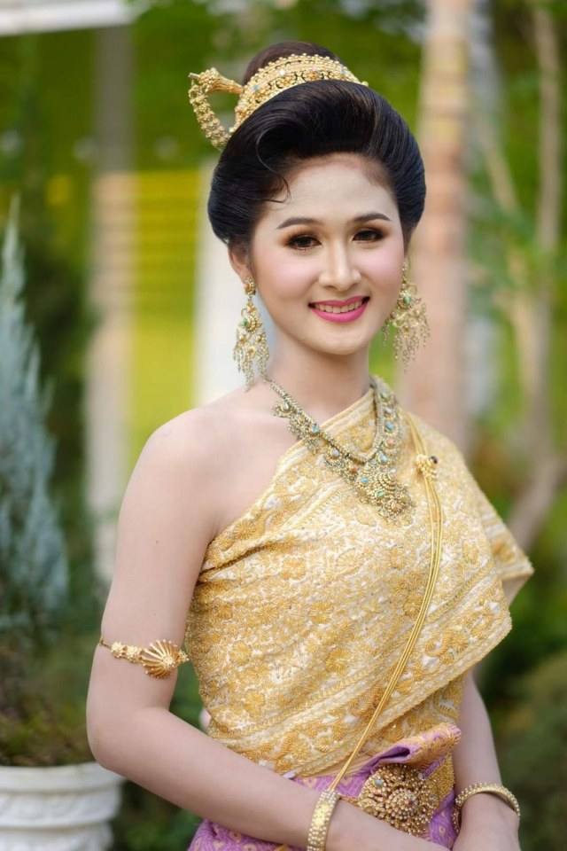 THAI DRESS | ชุดไทยจักรี, Thailand.