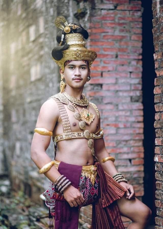 Thai Guy in Lavo kingdom costume | Thailand