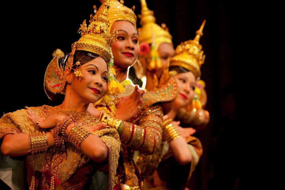 Khon "จองถนน" masked dance drama in Thailand