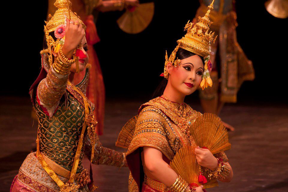 Khon "จองถนน" masked dance drama in Thailand